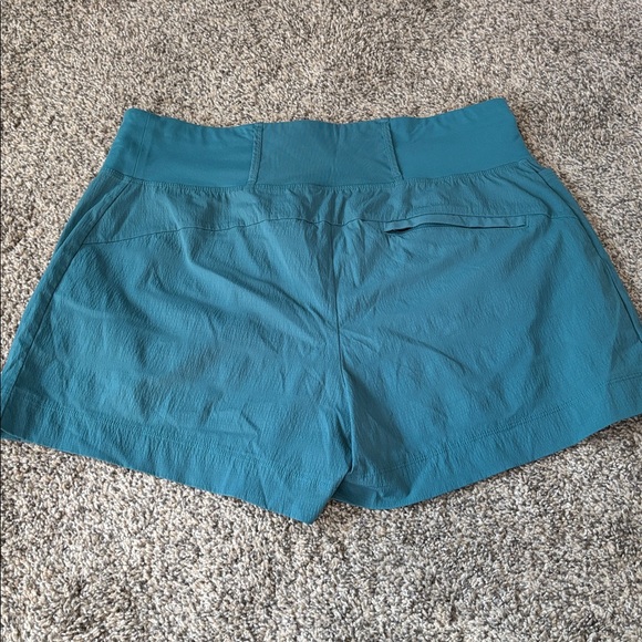 Athleta Trekkie North Shorts size 12 - Picture 3 of 5